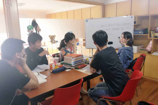 上海千羽鶴日(ri)本(ben)語_教室環境圖片