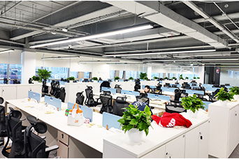 上海唯尋國(guo)際(ji)教育_教室環境一(yi)角